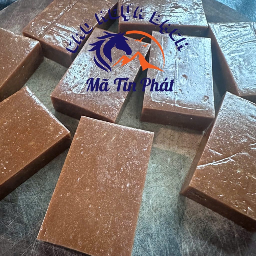 1 lạng (100g) cao ngựa bạch nên ngâm với ½ lít rượu 40 độ